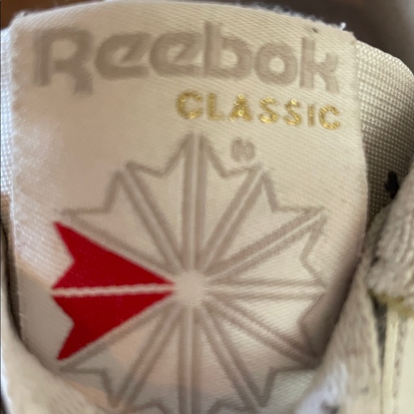 REEBOK Classic White Leather Court Shoes w Red Logo Size 7 | GUC - Picture 8 of 8